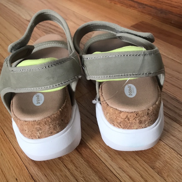 Dr. Scholls women wedge ankle strap Sandals. - Picture 3 of 11